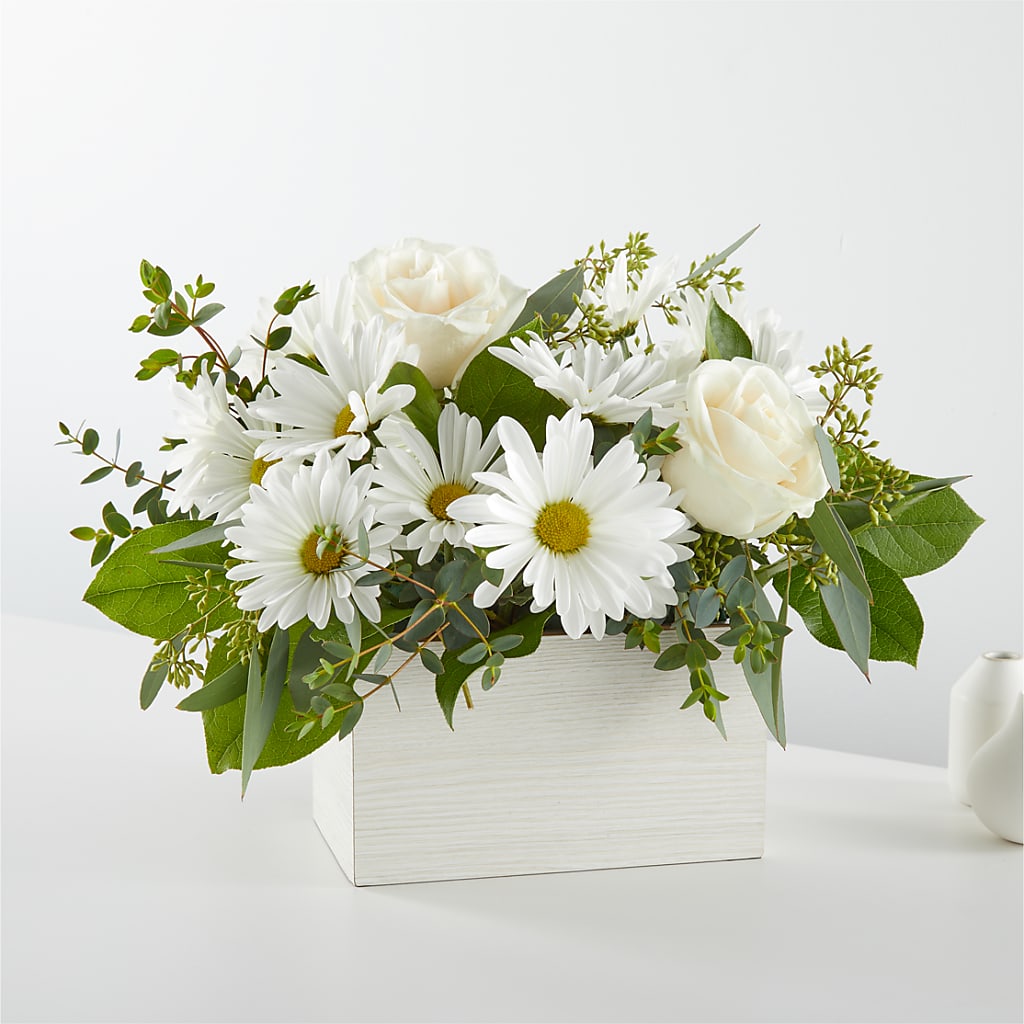 Fresh Linen Box Bouquet – Village Florist, Richmond KY