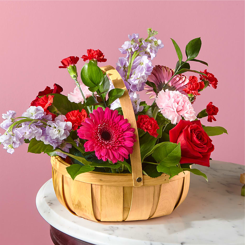 Pink Picnic Basket – Village Florist, Richmond KY