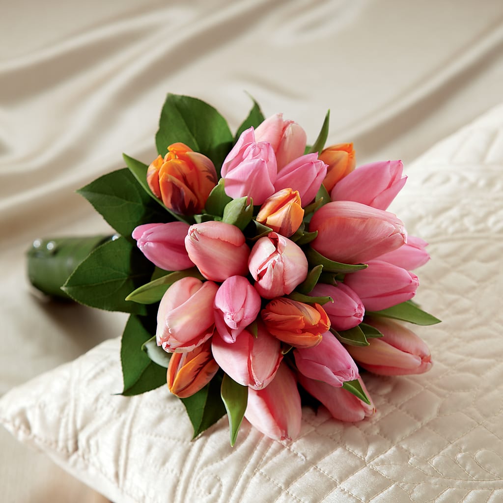 Embraceable Bouquet – Village Florist, Richmond KY