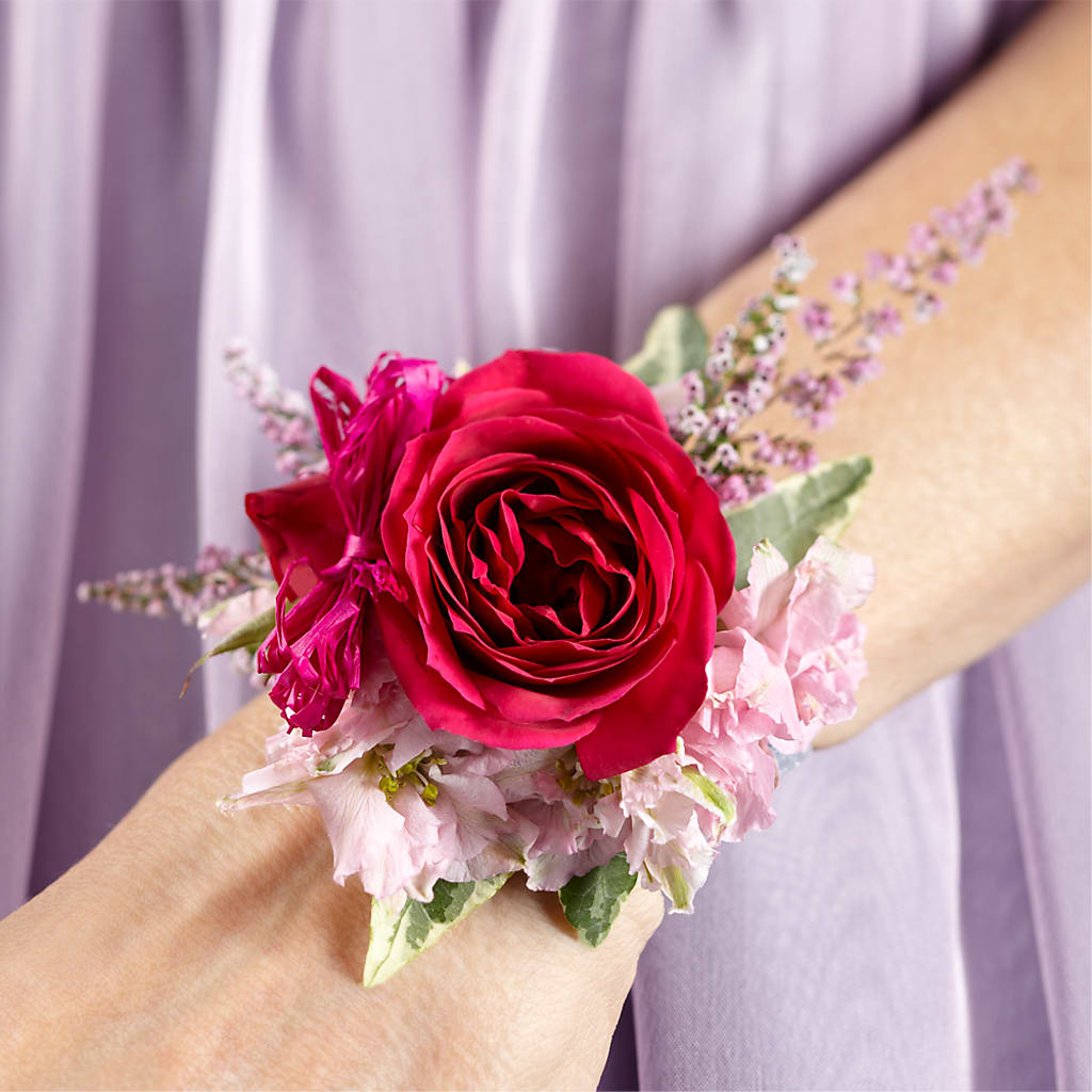 Rose Charm Corsage – Village Florist, Richmond KY