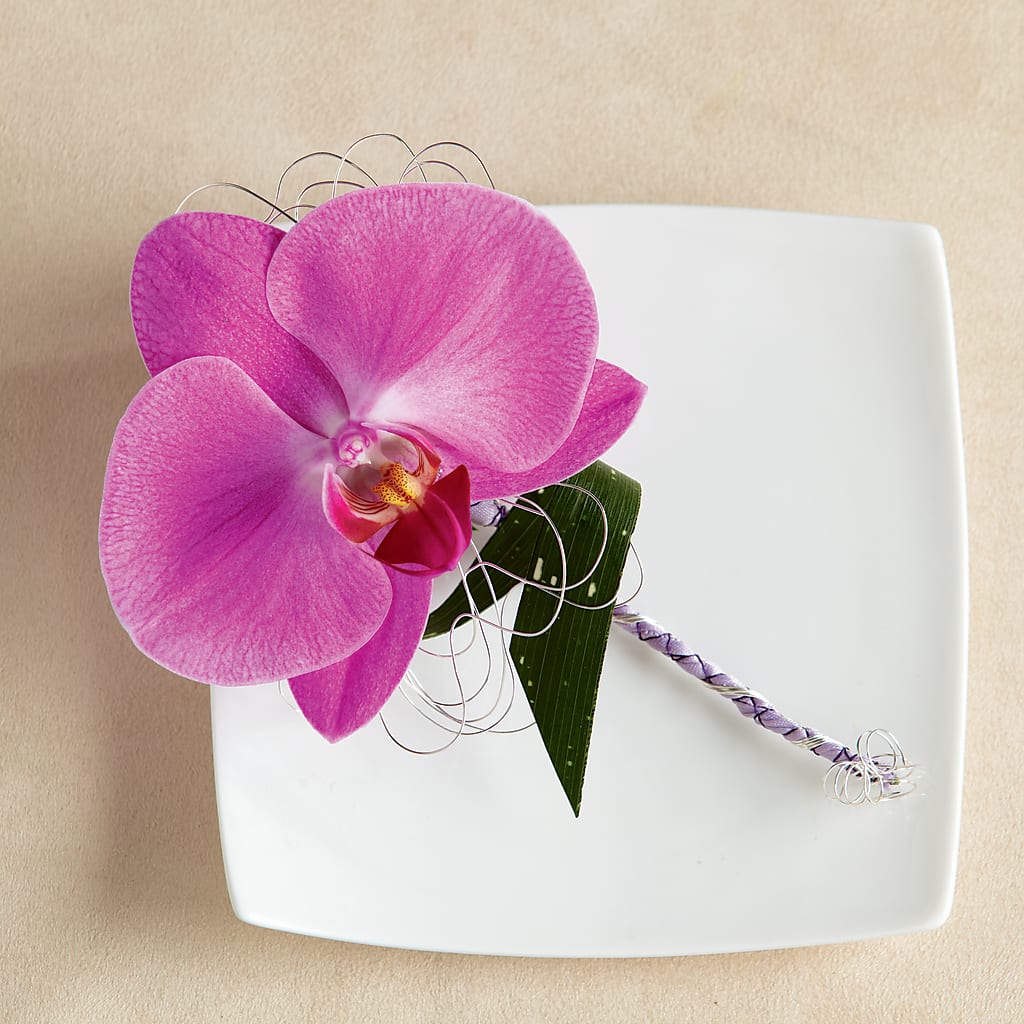 Glorious Boutonniere – Village Florist, Richmond KY
