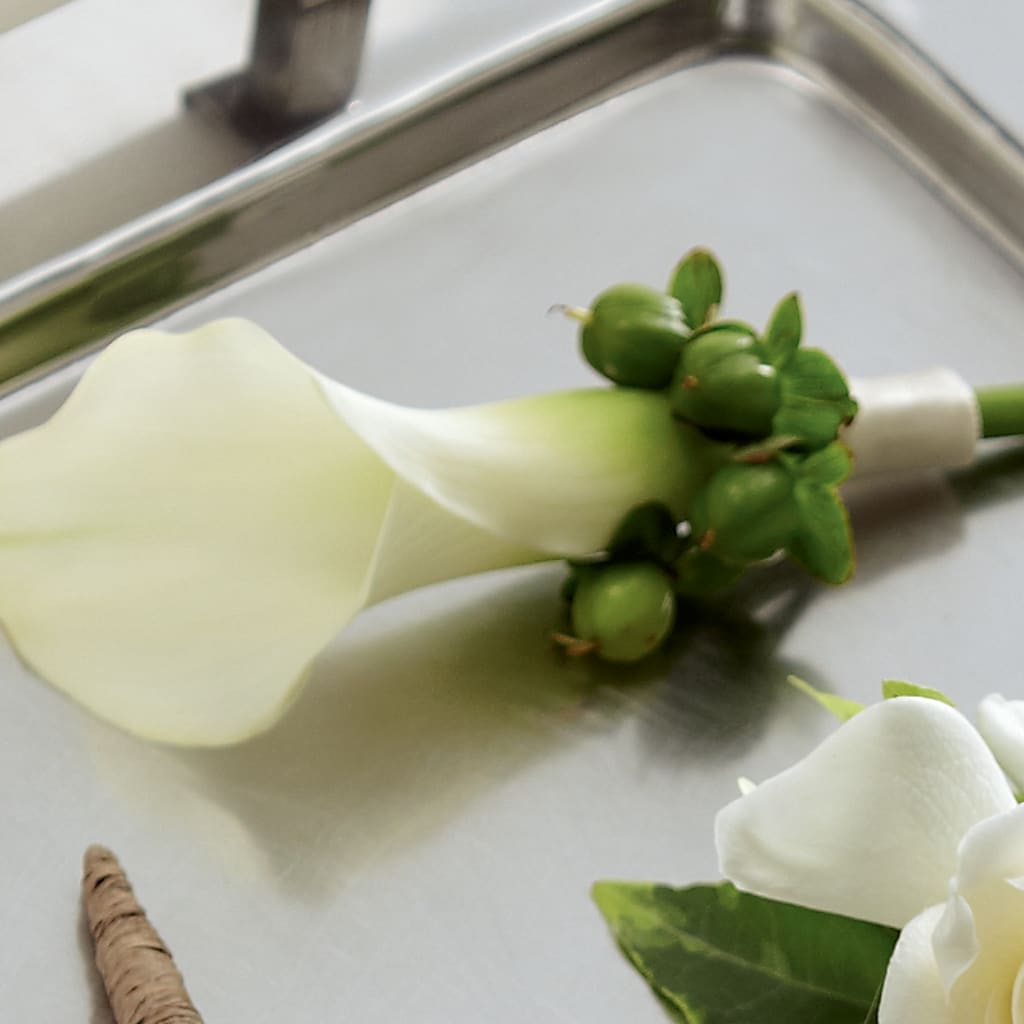 White Calla Boutonniere – Village Florist, Richmond KY