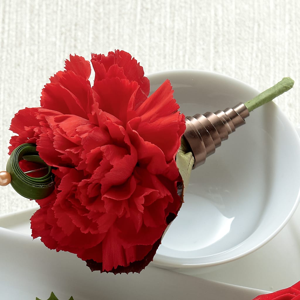 Red Carnation Boutonniere – Village Florist, Richmond KY