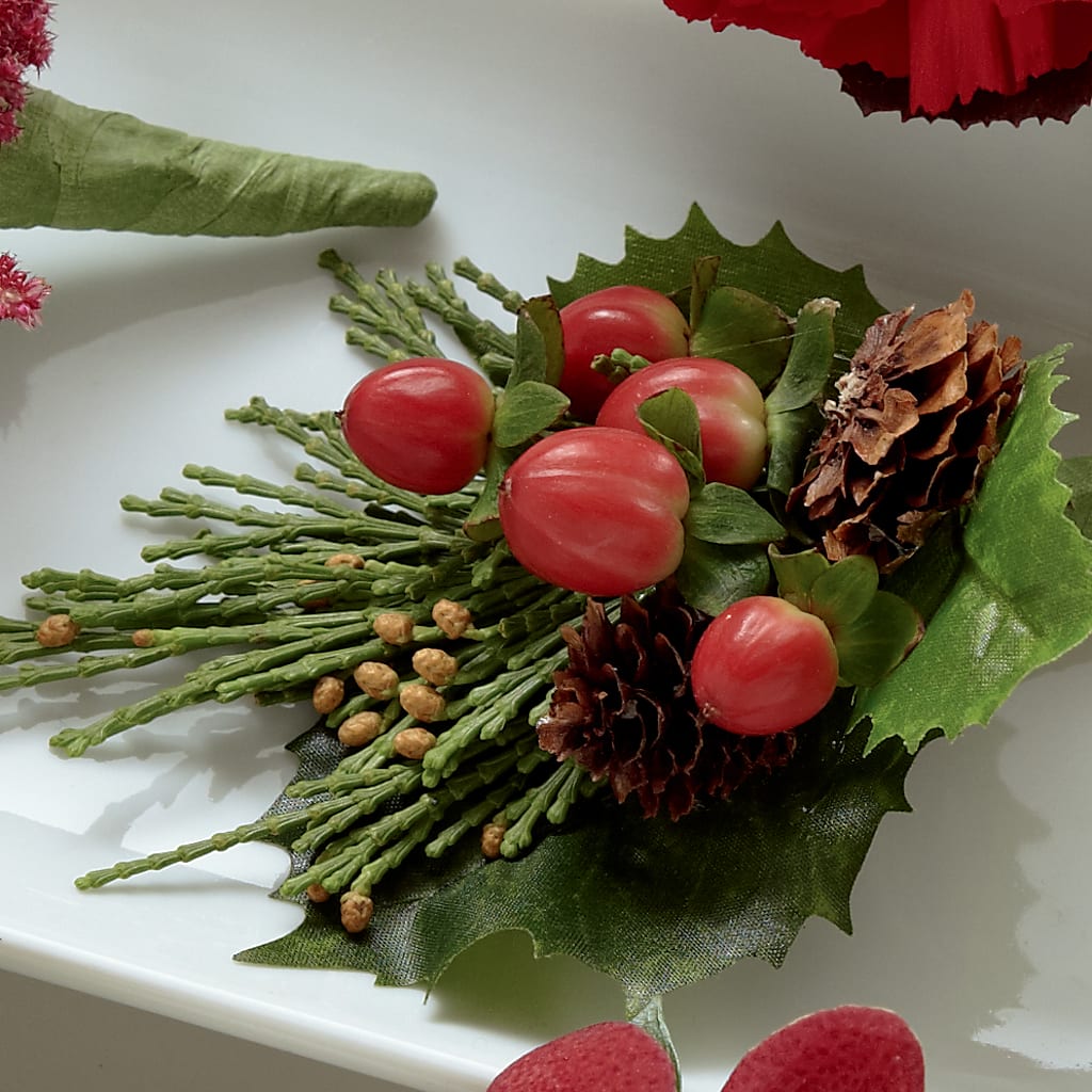 Red Berry Boutonniere – Village Florist, Richmond KY
