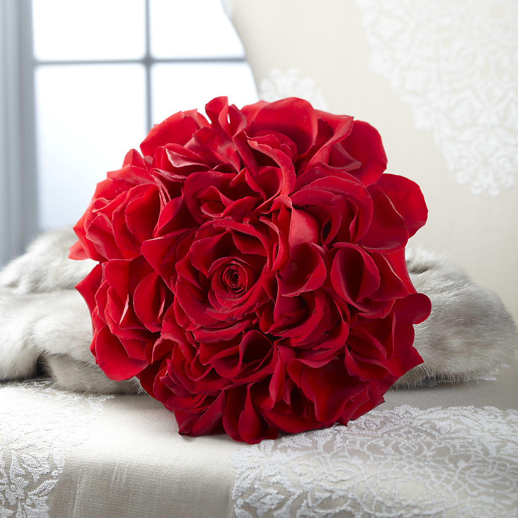 Composite Rose Bouquet – Village Florist, Richmond KY