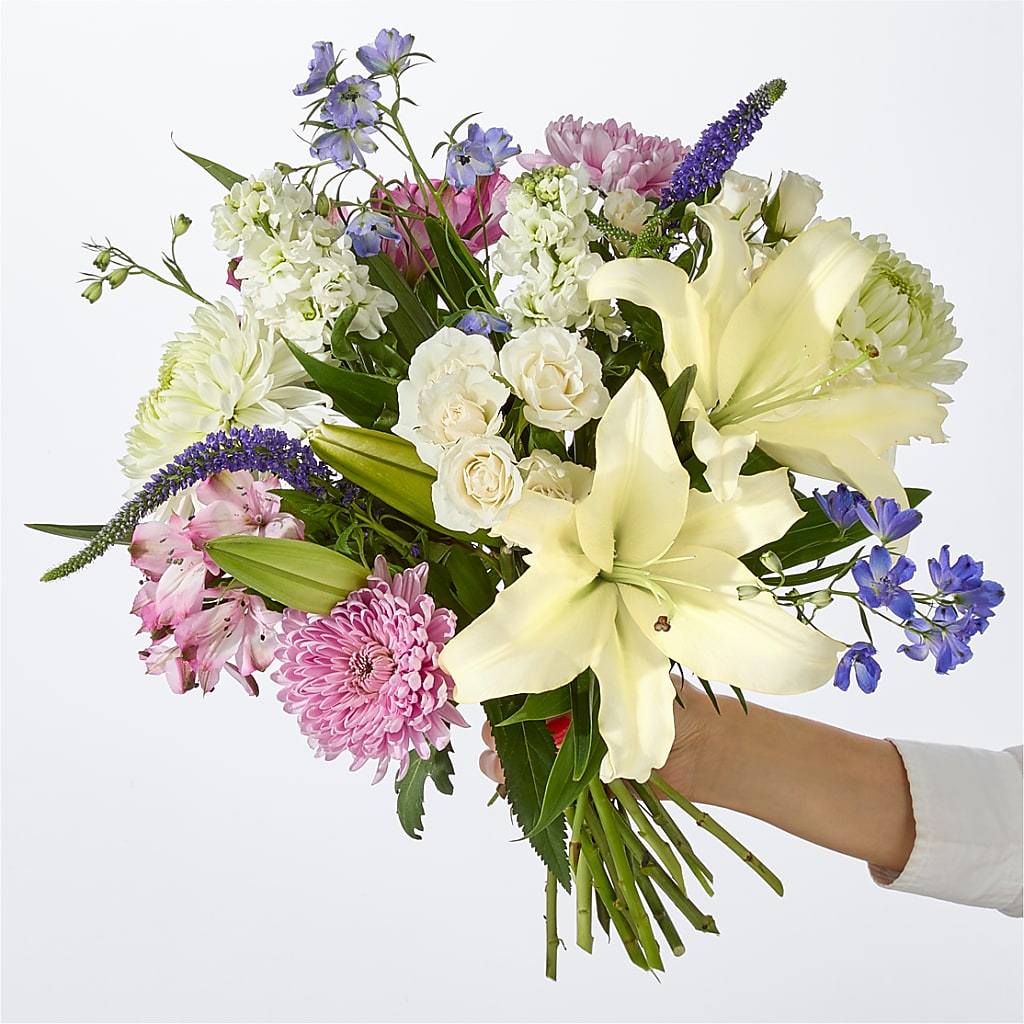 Winter Celebration Bouquet –  Village Florist, Richmond KY